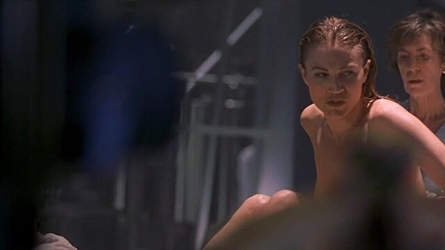 Sarah Wynter - шестой день