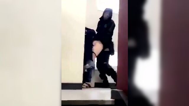 Застукали в бою в воке