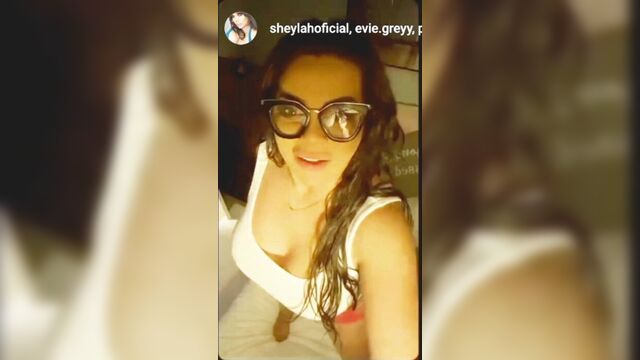 Сиська Sheyla Hershey в темную ночь