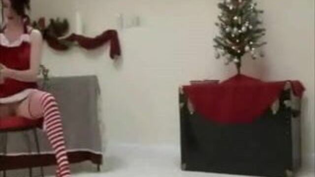 Почему Santas Elves не носит трусики