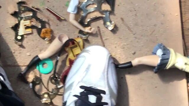 Yui Hirasawa сокрушает фигуру