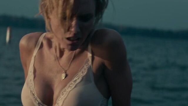 Nicky Whelan - Немыслимо (2017)
