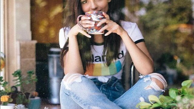 Поклонение ступням богини Victoria Justice (со стонами)