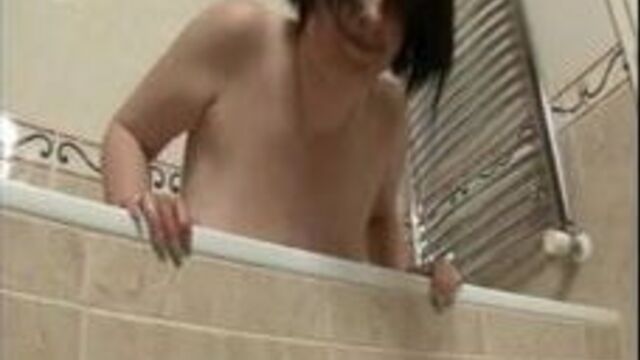 Мега сиськи в душе бвр