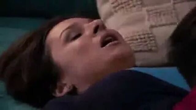 35-летняя тетушка и вылизанная собственным племянником