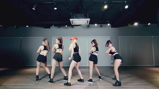 Вьетнамский танец, практика