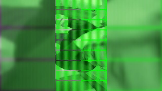 Одна из моих молодых покорных, впервые сосет