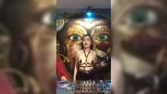 Вьетнамский диджей