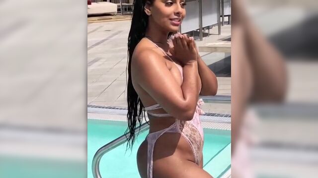 Сногсшибательная девушка из Инста выглядит эритрейской