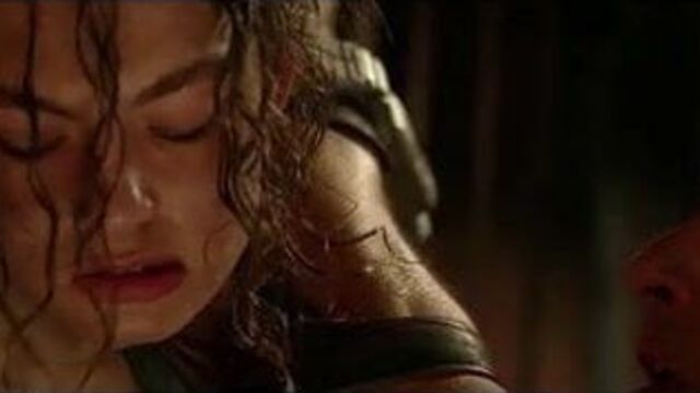 Kyra - сексуальные моменты (Alexa Davalos)