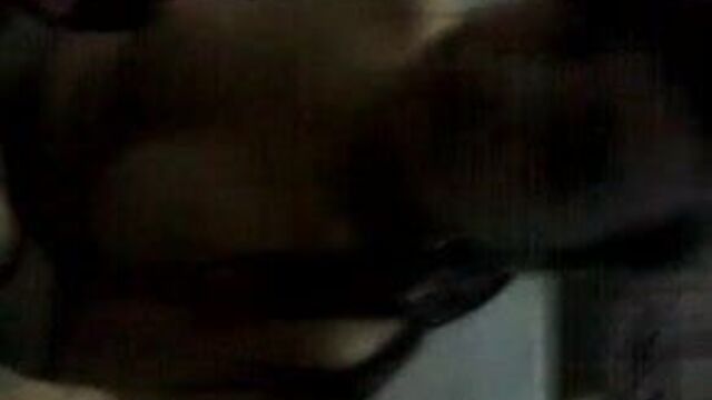 Вьетнамская девушка делает минет, трахает в рот, трахает друг друга