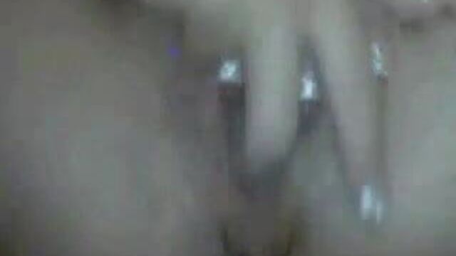 Мастурбирующая вьетнамка