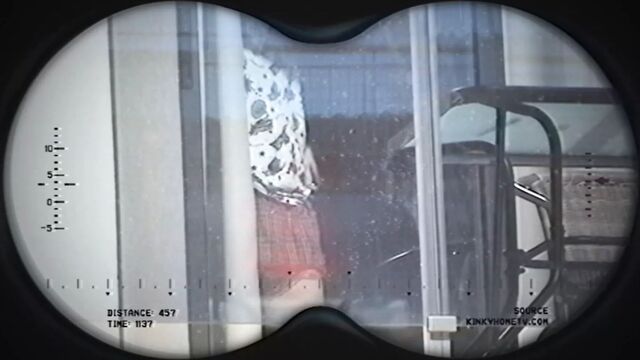 Обнаженная соседка на балконе - скрытая камера