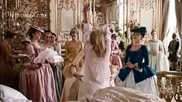 Знаменитость Kirsten Dunst наконец-то обнаженная