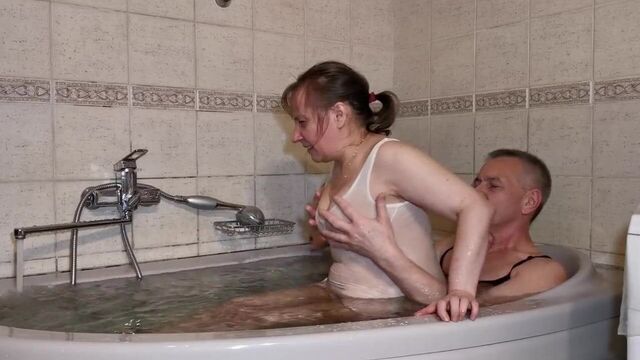 Секс с мокрыми чулками