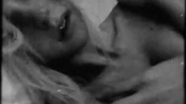 Видео топлесс Erin Heatherton