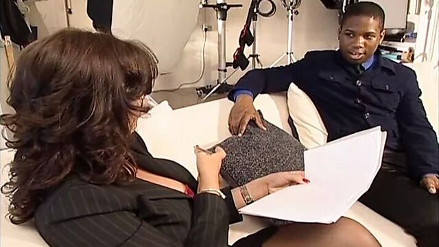 Sarah Beattie (сорок и шаловливая)