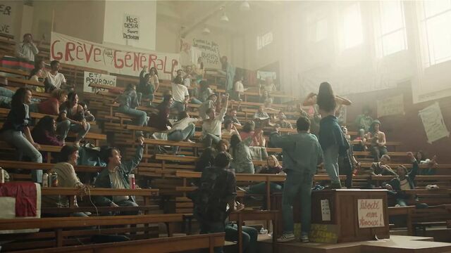 Claire Chust, Montre Ses Nibards