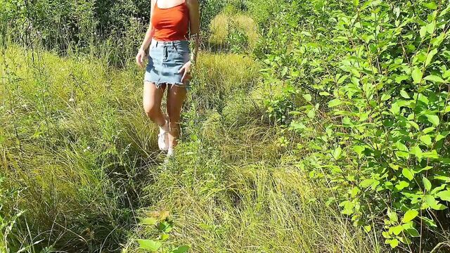 Прогулка со сводной сестрой в кусты