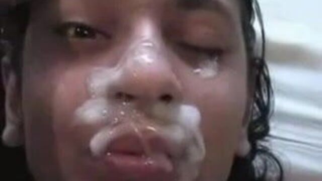 Камшот на лицо латине