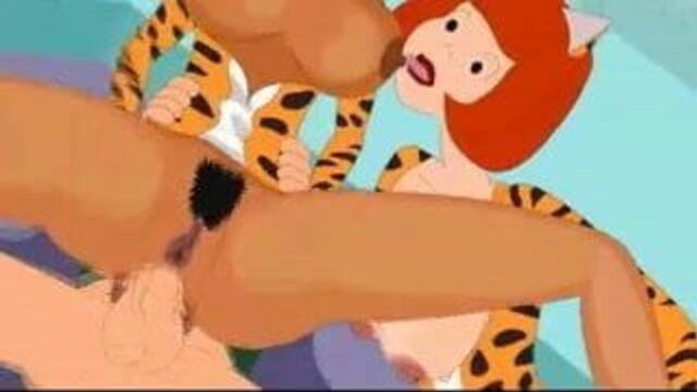 Josie и лесбо-кошка в лесбо-тройничке Kim возможная, лижет очко