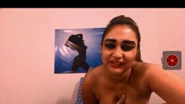 Индийская лапка танцует