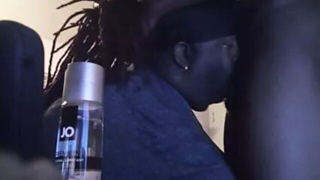 Толстушка Philly делает эту хорошую глотку