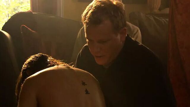 Amy Jo Johnson - «зараженная»