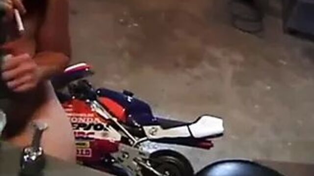 Twigget, карлик - это сквиртующие принцы