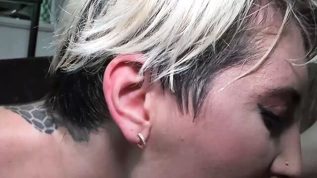 Гэнгбэнг с Pixie Peach в любительском видео