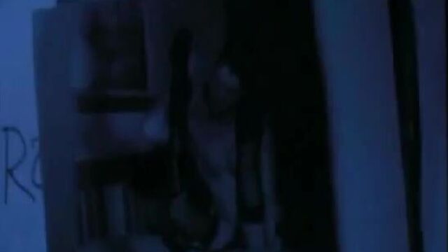 Emmanuelle Chriqui - обман