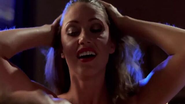 Shannon Elizabeth - '' Arli $ $ '' s01e07