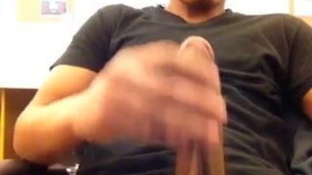 Дрочу в классе