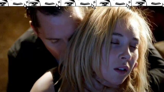 Юнона в храме топлесс