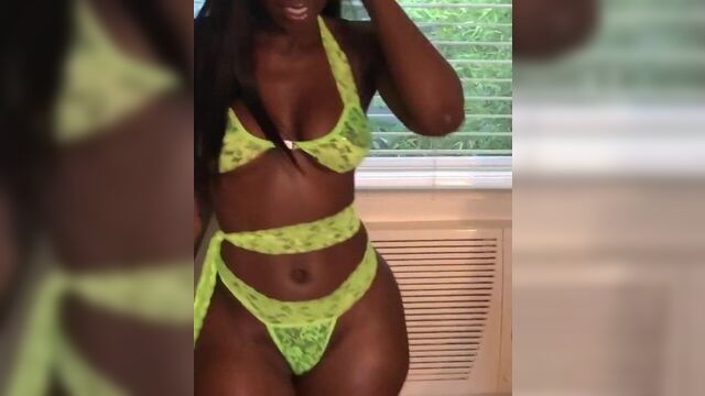 Bria Myles очень горячая