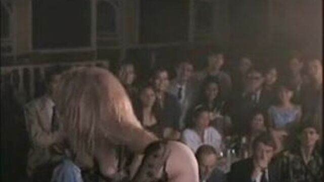 Maria Ford Ford раздевается