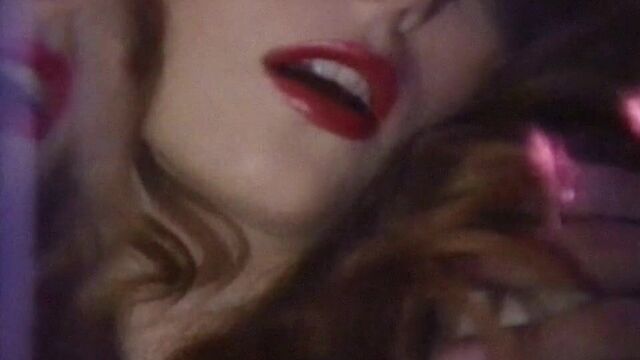 Достаточна ли твоя любовь - рыжая красотка в гламурном нижнем белье