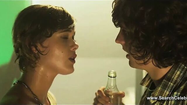 Mathilde Warningier обнаженная - Toute Epreuve (2014)