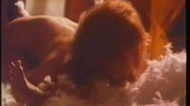 Волосатая пизда Greta Scacchi и топлесс