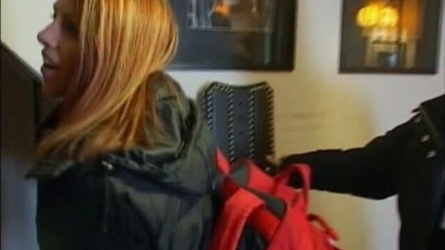 ОФИ агентам натыкаются на БДСМ Логово и выпороли