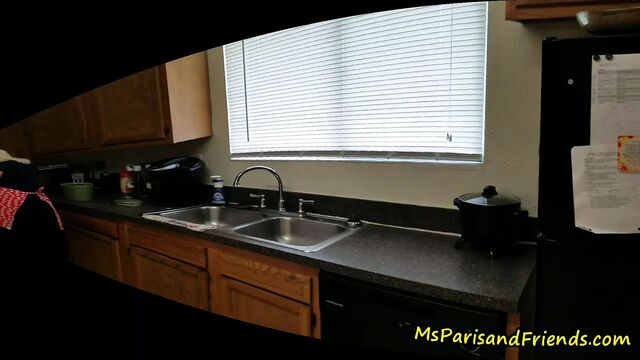 Шаловливая табуированная тетя Париж соблазняет своего племянника дважды