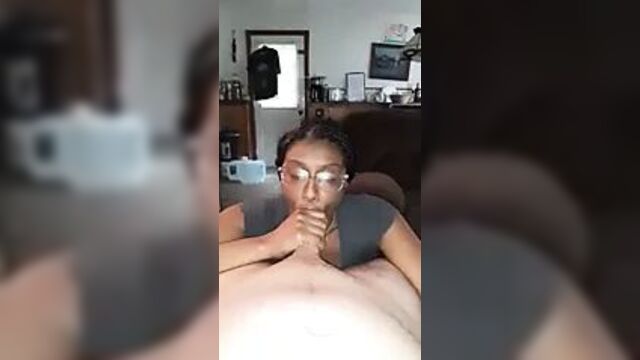 Бабушка отсасывает