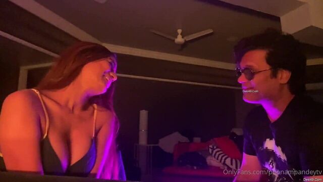 Poonam Pandey, муж Sam получает отсос от хуя с камшотом в рот