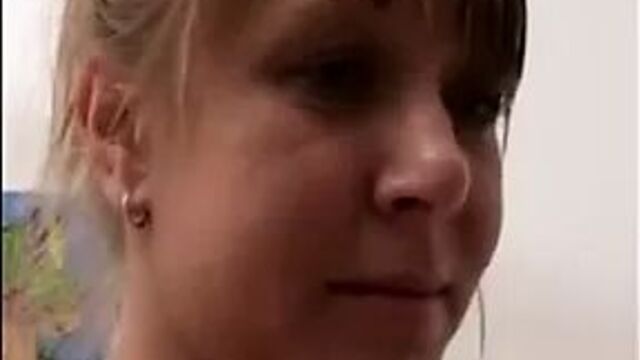 Мачеха наблюдает, как отчим трахает дочку