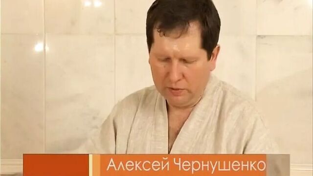 Мужик делает массаж в хамаме голой девушке-модели Валентине Колесниковой