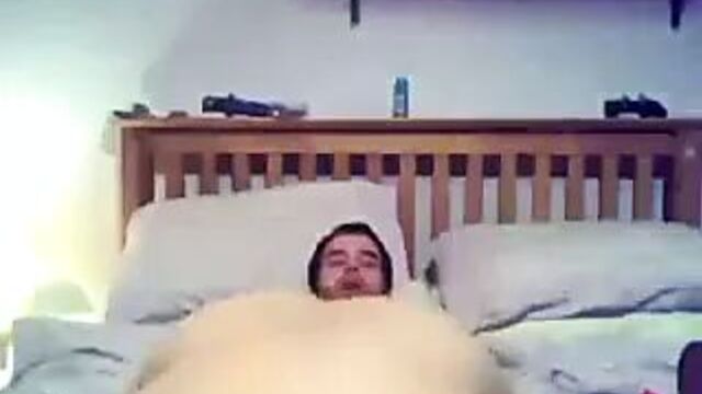 Милфа из Сандерленда скачет на молодом члене