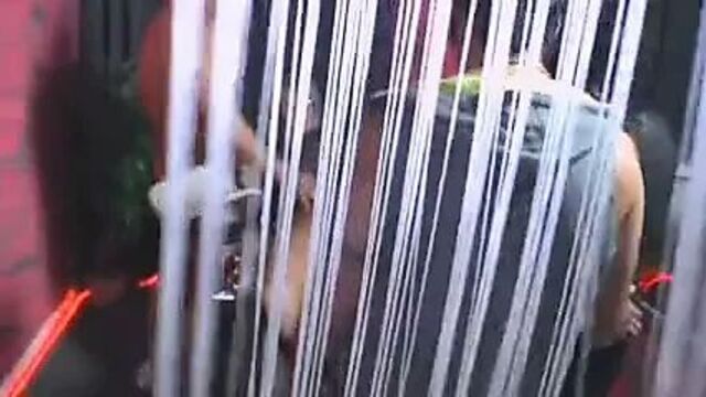 Пожилые пары участвуют в горячей свингерской вечеринке