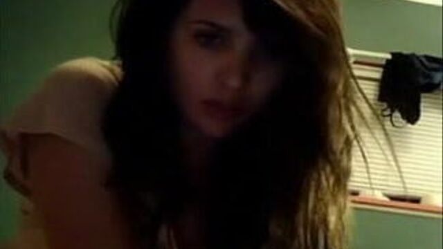 Симпатичная телочка из чата.