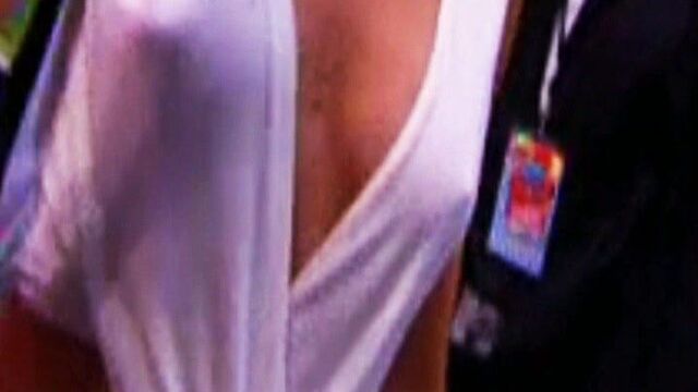 Kylie Minogue - просвечивающиеся соски - MTV Award 2002