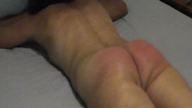 Голая порка снизу